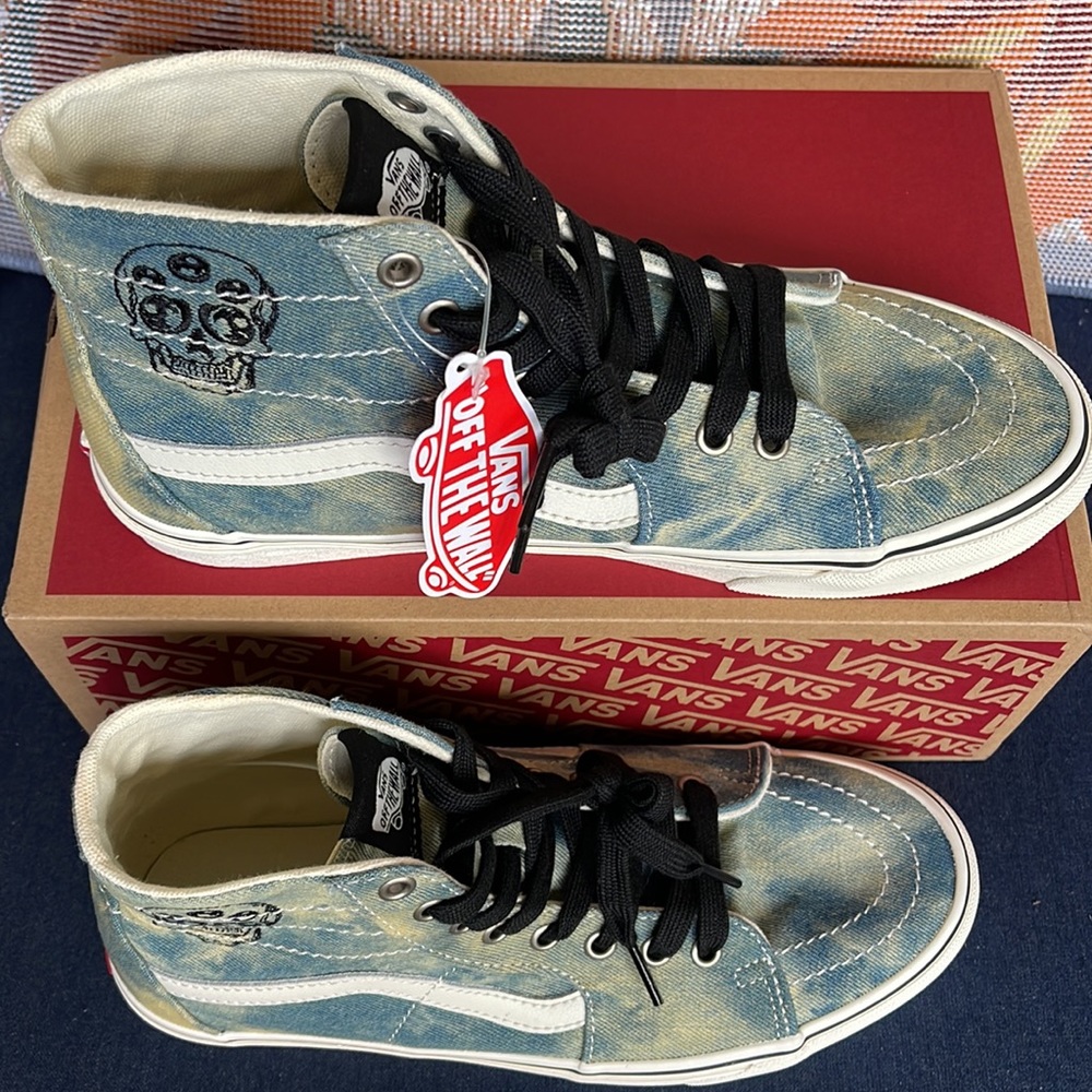 Vans Men’s Sk8-Hi Tapered
Denim Embroidery Olive/White
VN0A5KRUY33
Sneakers - Picture 4 of 16